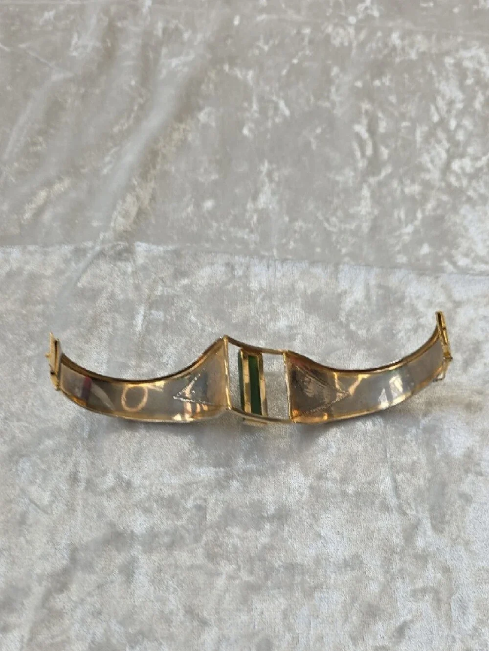 no brand gold tone